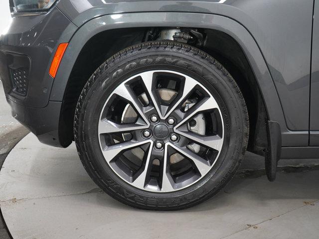 Photo of 2021 Baltic Gray Metallic Clearcoat Jeep Grand Cherokee L