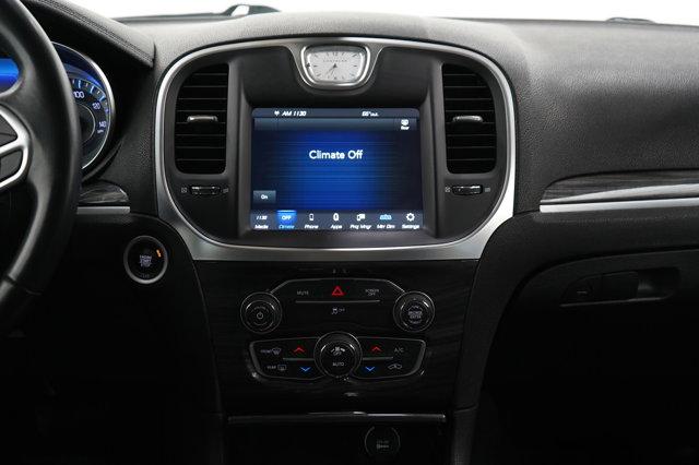 Photo of 2021 Gloss Black Chrysler 300