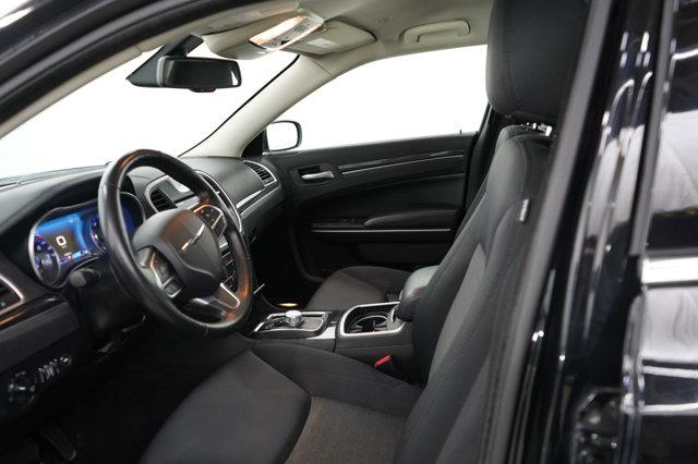 Photo of 2021 Gloss Black Chrysler 300