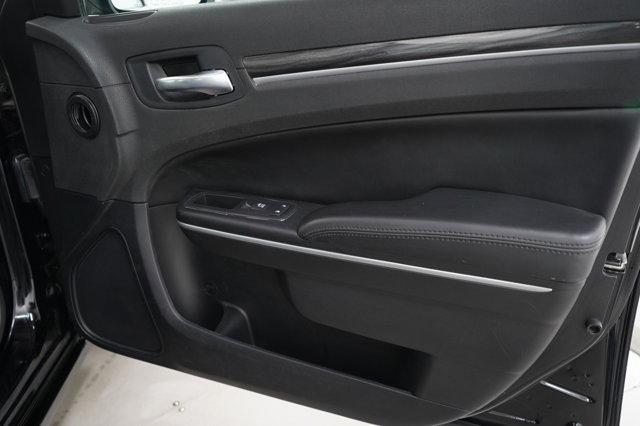 Photo of 2021 Gloss Black Chrysler 300