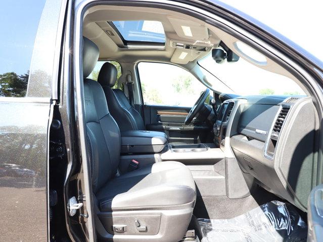 Photo of 2016 Brilliant Black Crystal Pearlcoat RAM 2500