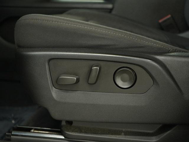 Photo of 2022 Summit White GMC Yukon XL