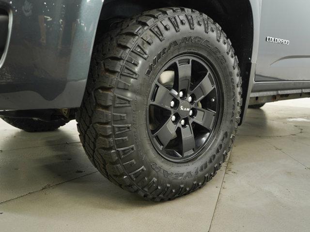 Photo of 2017 Cyber Gray Metallic Chevrolet Colorado
