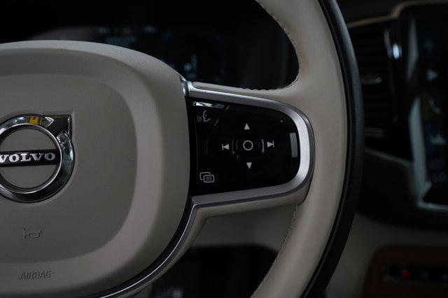 Photo of 2022 Blue Volvo XC90 Recharge Plug-In Hybrid