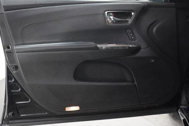 Photo of 2018 Midnight Black Metallic Toyota Avalon