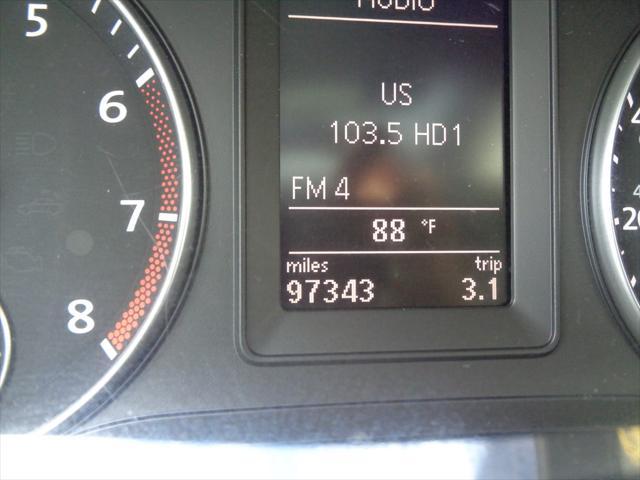 Photo of 2012 DK BLU Volkswagen Eos