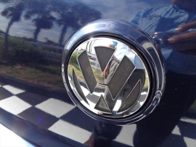 Photo of 2012 DK BLU Volkswagen Eos