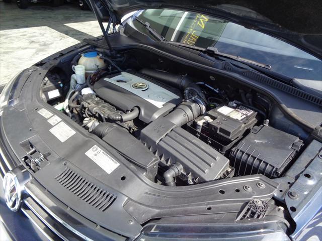 Photo of 2012 DK BLU Volkswagen Eos