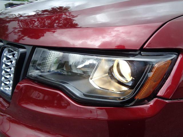 Photo of 2017 Velvet Red Pearlcoat Jeep Grand Cherokee