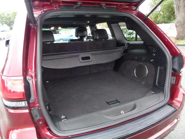 Photo of 2017 Velvet Red Pearlcoat Jeep Grand Cherokee