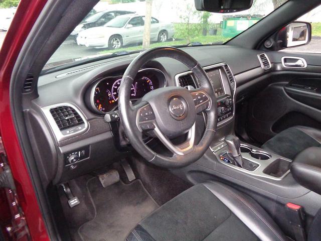 Photo of 2017 Velvet Red Pearlcoat Jeep Grand Cherokee