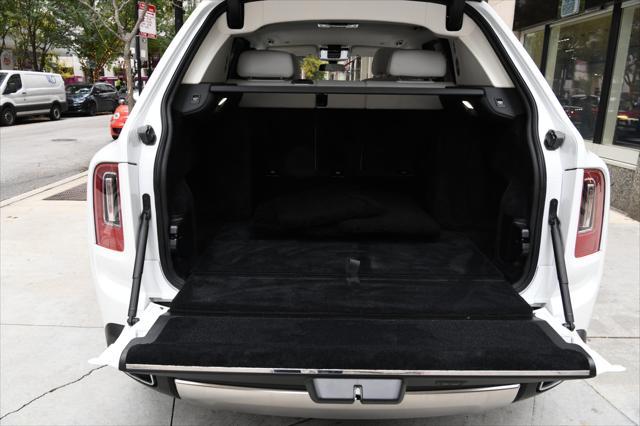 Photo of 2023 Arctic White Rolls-Royce Cullinan