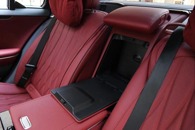 Photo of 2024 Graphite Metallic Mercedes-Benz AMG S 63 E