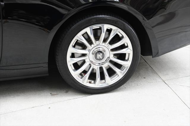 Photo of 2019 Black Diamond Rolls-Royce Dawn