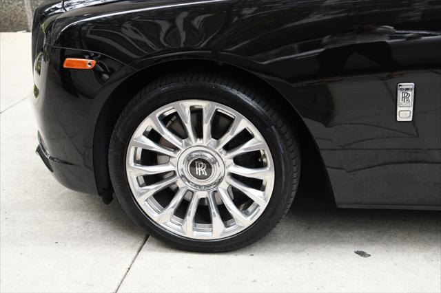 Photo of 2019 Black Diamond Rolls-Royce Dawn