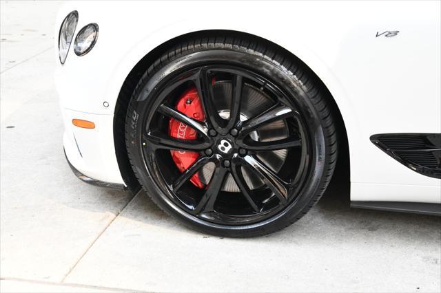 Photo of 2022 Glacier White Solid Bentley Continental GT