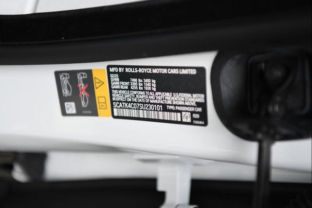 Photo of 2025 Arctic White Rolls-Royce Spectre