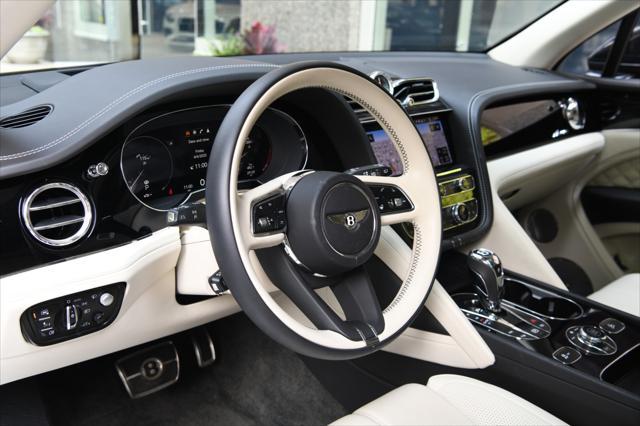 Photo of 2023 Beluga Solid Bentley Bentayga