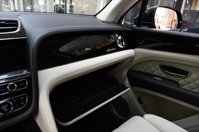 Photo of 2023 Beluga Solid Bentley Bentayga