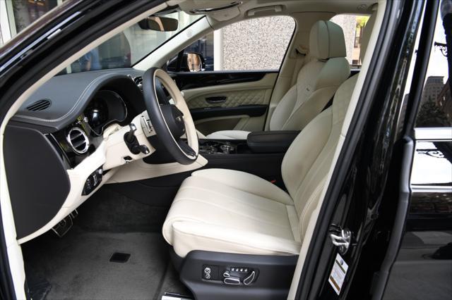 Photo of 2023 Beluga Solid Bentley Bentayga