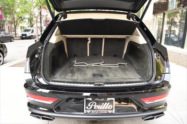 Photo of 2023 Beluga Solid Bentley Bentayga