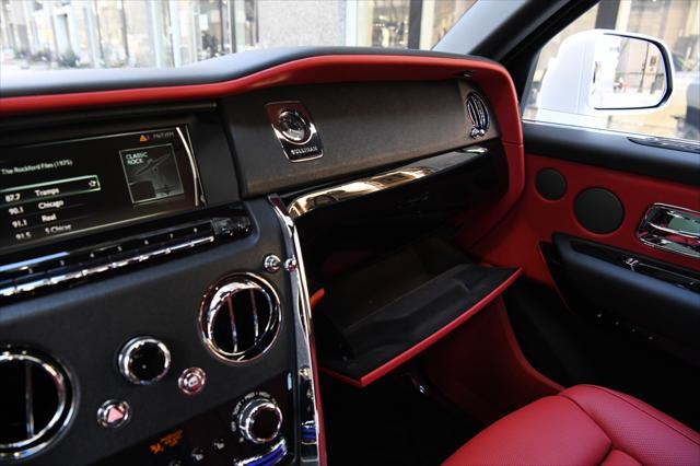 Photo of 2023 English White Rolls-Royce Cullinan