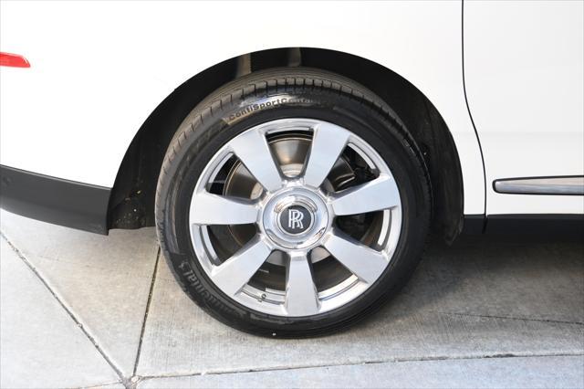 Photo of 2023 English White Rolls-Royce Cullinan