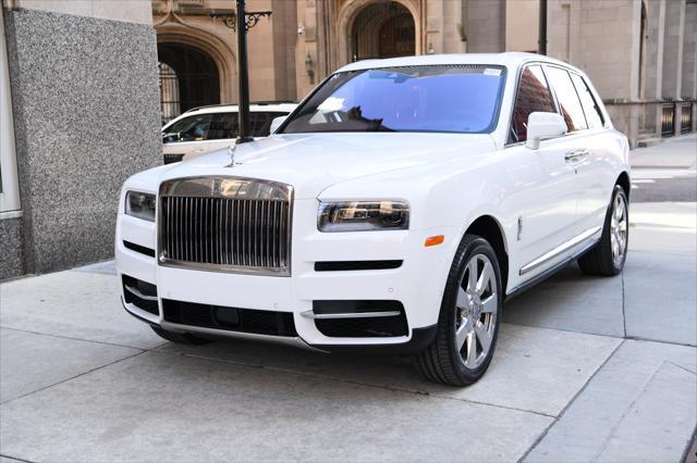 Photo of 2023 English White Rolls-Royce Cullinan