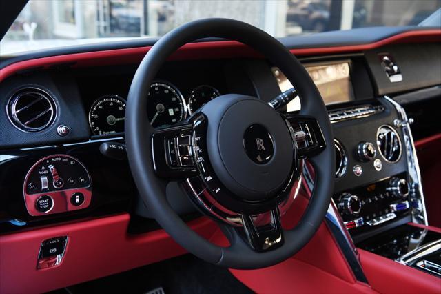 Photo of 2023 English White Rolls-Royce Cullinan