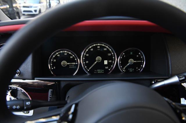Photo of 2023 English White Rolls-Royce Cullinan