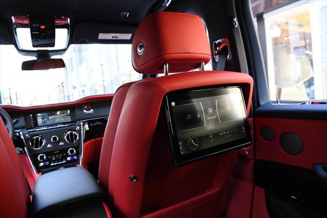 Photo of 2023 English White Rolls-Royce Cullinan