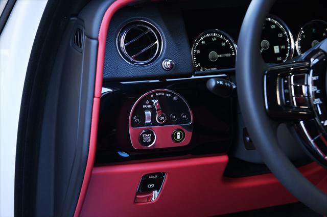 Photo of 2023 English White Rolls-Royce Cullinan