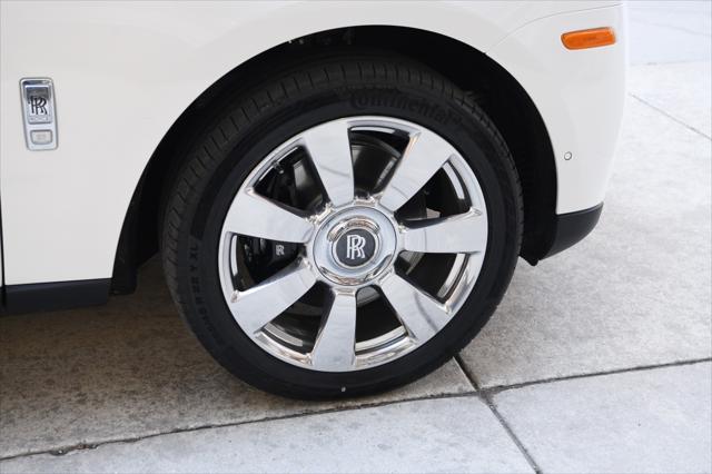 Photo of 2023 English White Rolls-Royce Cullinan