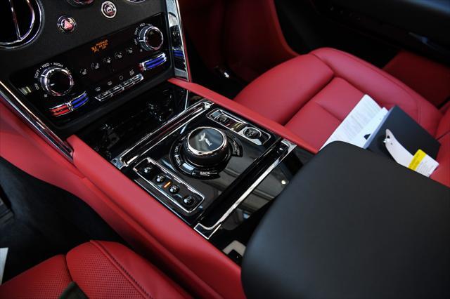 Photo of 2023 English White Rolls-Royce Cullinan