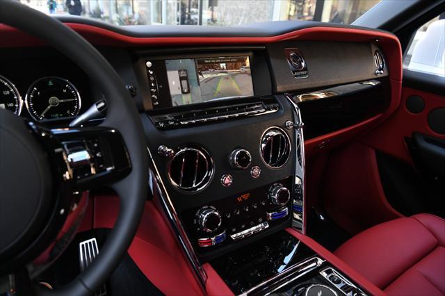 Photo of 2023 English White Rolls-Royce Cullinan