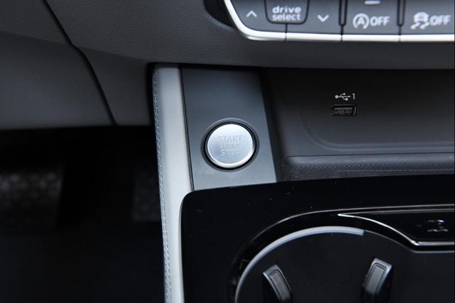 Photo of 2024 Arkona White Audi A5