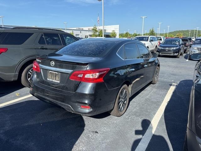 Photo of 2018 Black Nissan Sentra