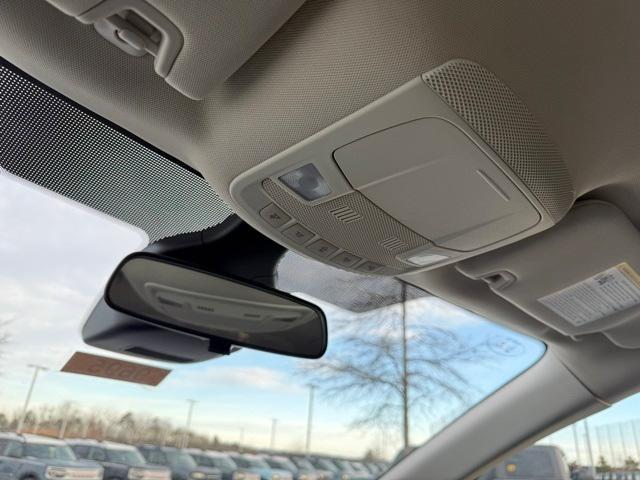 Photo of 2024 Agate Black Metallic Ford Edge