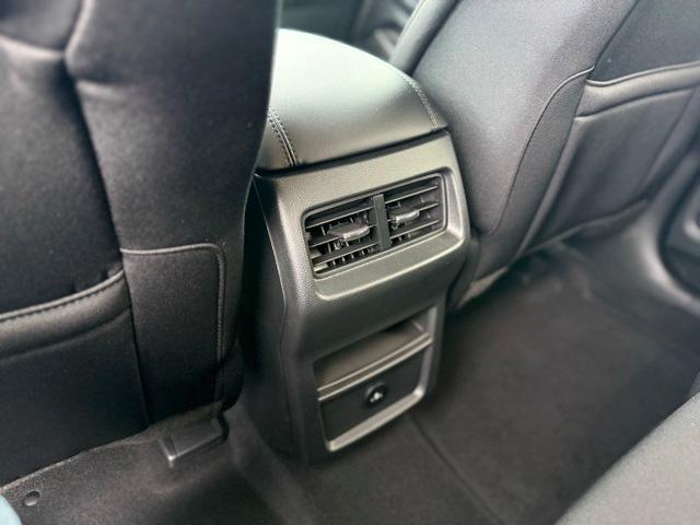 Photo of 2024 Agate Black Metallic Ford Edge