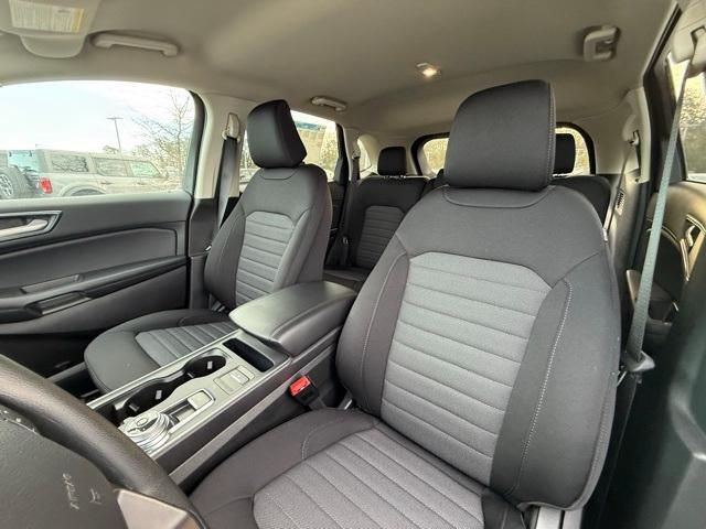 Photo of 2024 Agate Black Metallic Ford Edge