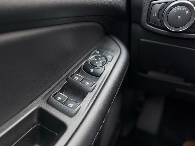 Photo of 2024 Agate Black Metallic Ford Edge