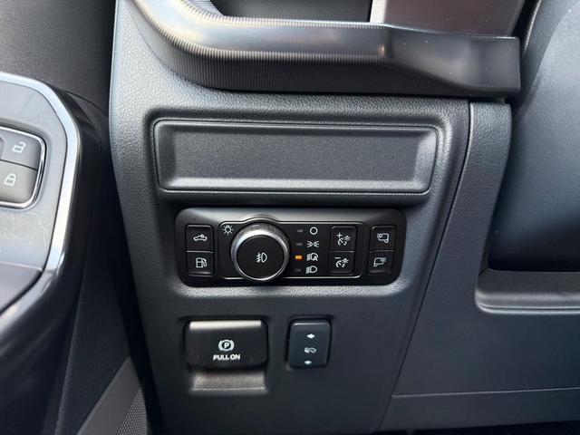 Photo of 2025 Gray Metallic Ford F-150