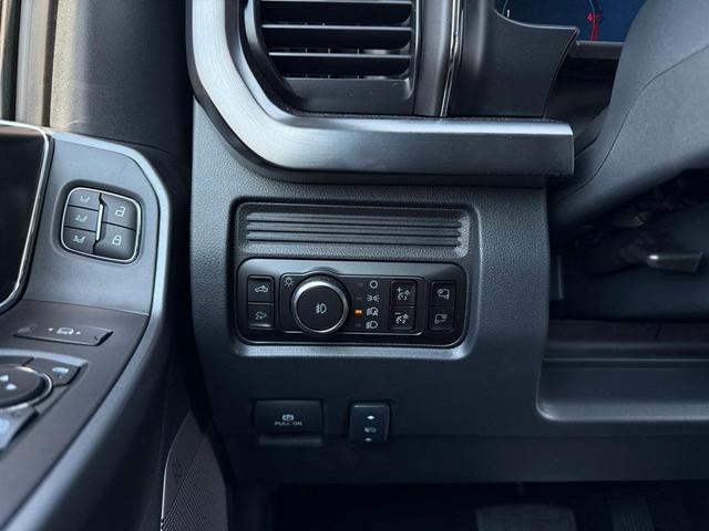 Photo of 2026 Oxford White Ford F-250