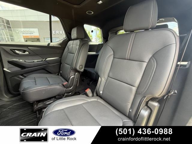 Photo of 2023 Summit White Chevrolet Traverse