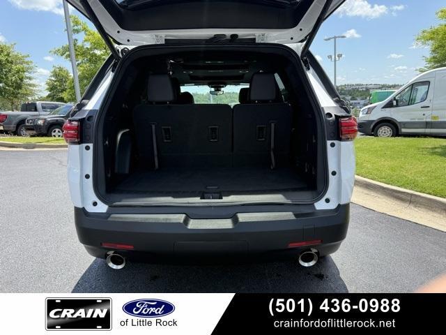 Photo of 2023 Summit White Chevrolet Traverse