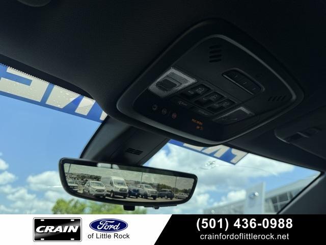 Photo of 2023 Summit White Chevrolet Traverse