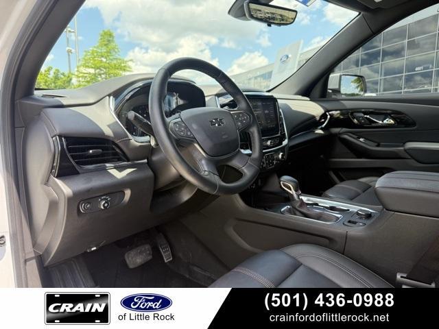 Photo of 2023 Summit White Chevrolet Traverse