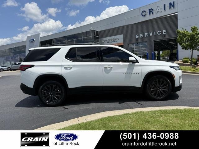 Photo of 2023 Summit White Chevrolet Traverse