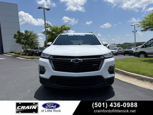 Photo of 2023 Summit White Chevrolet Traverse