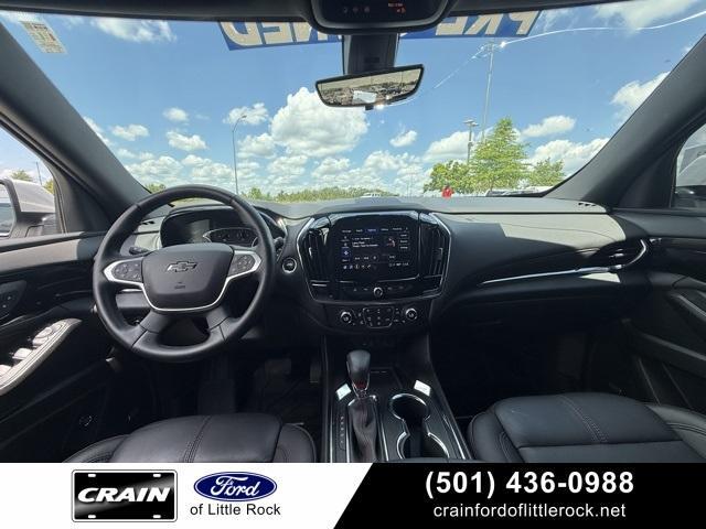 Photo of 2023 Summit White Chevrolet Traverse
